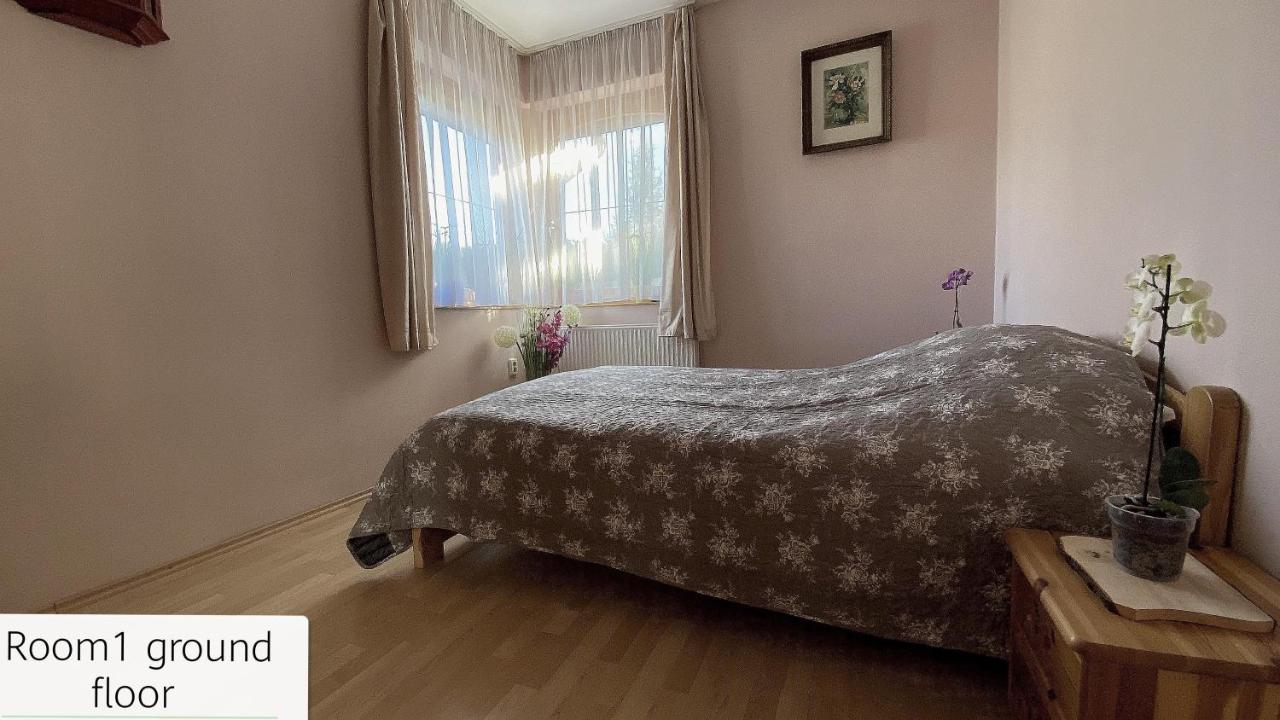 House4U Villa Balatonszárszó Buitenkant foto