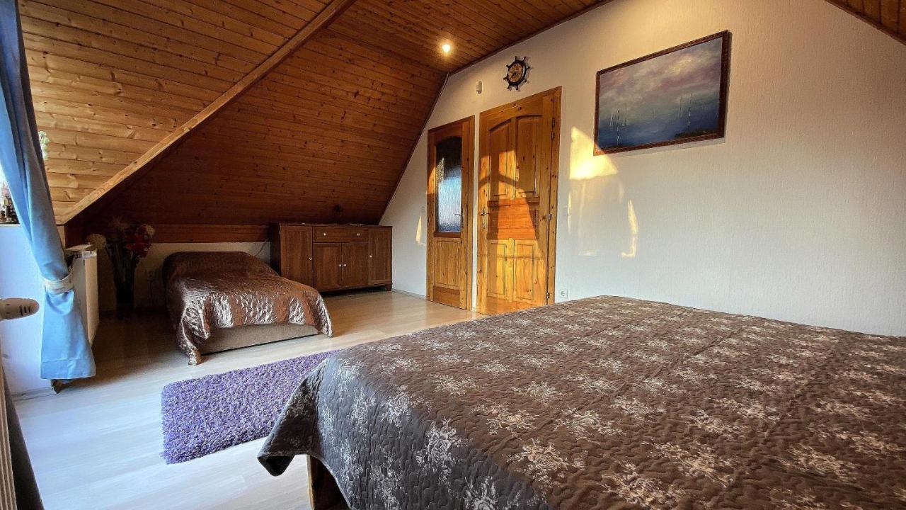 House4U Villa Balatonszárszó Buitenkant foto