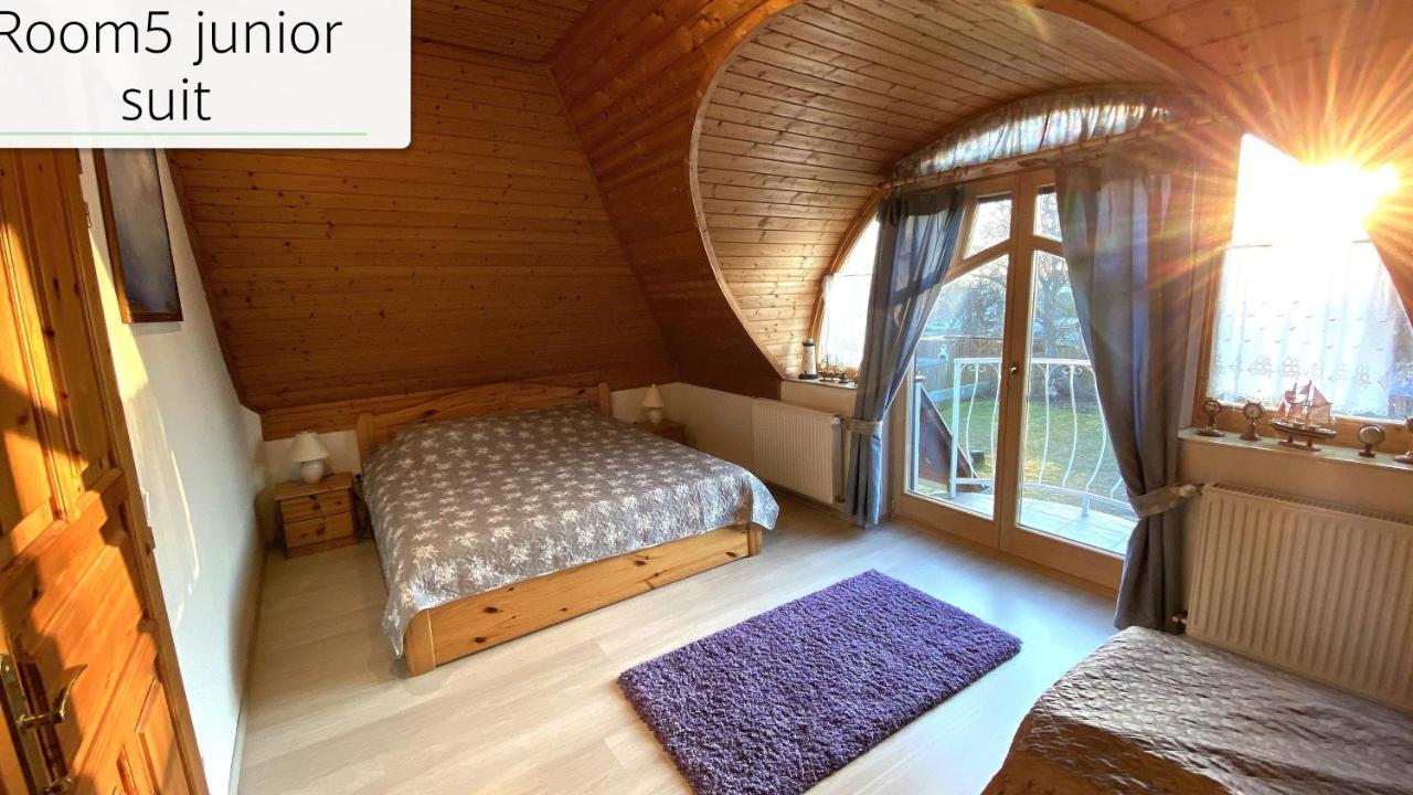 House4U Villa Balatonszárszó Buitenkant foto