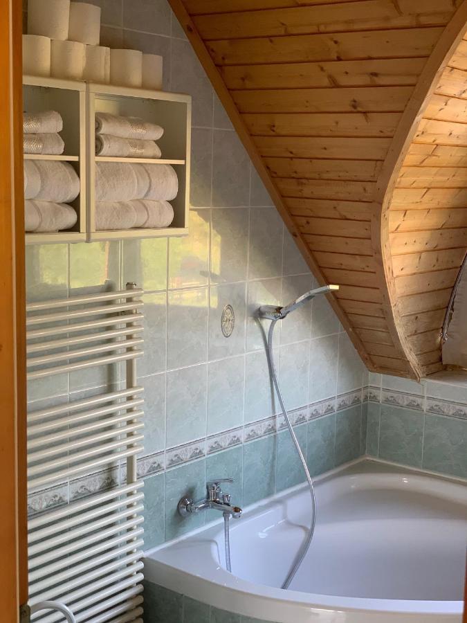 House4U Villa Balatonszárszó Buitenkant foto