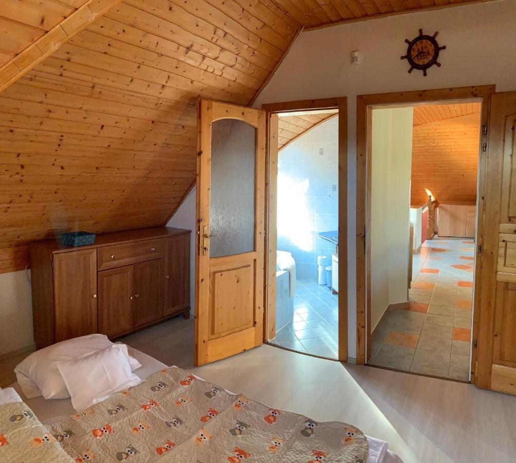 House4U Villa Balatonszárszó Buitenkant foto