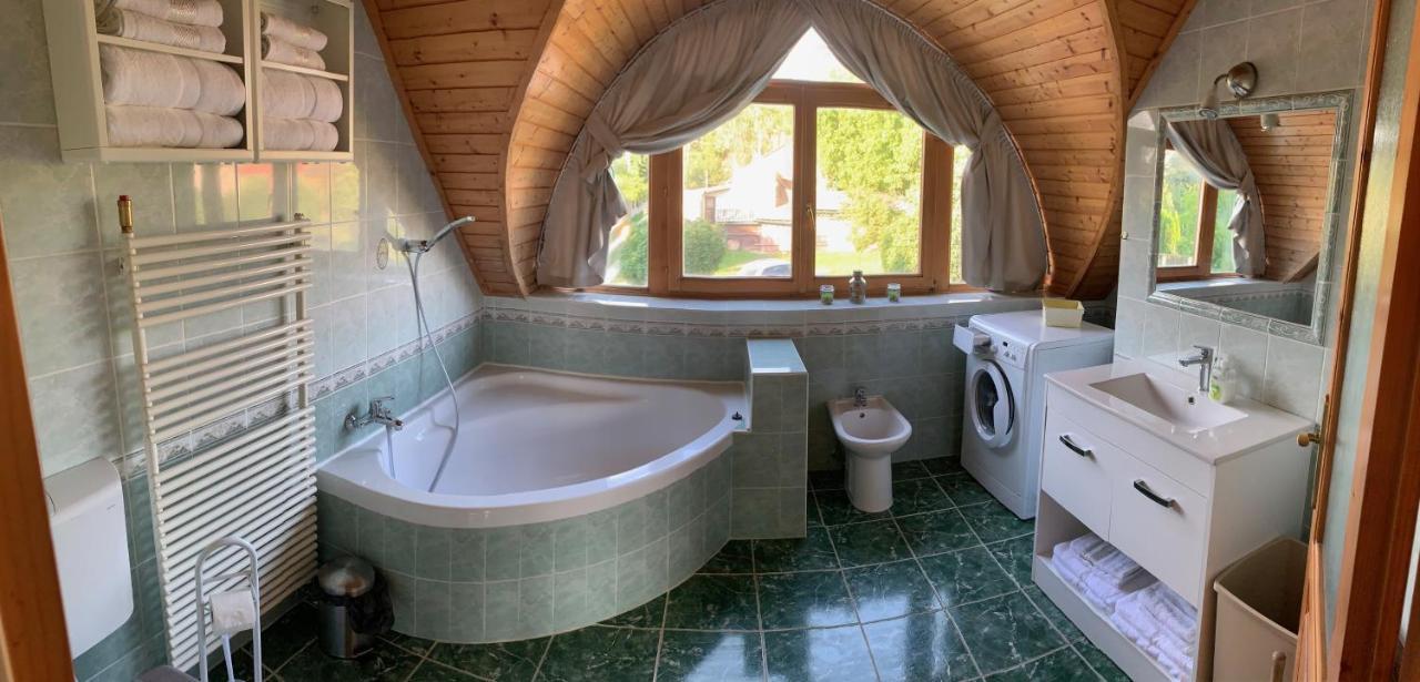 House4U Villa Balatonszárszó Buitenkant foto