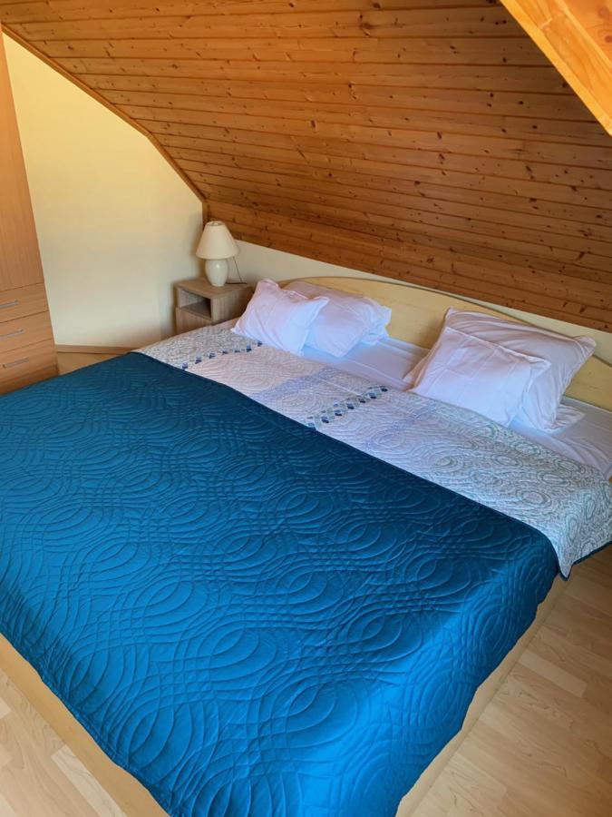 House4U Villa Balatonszárszó Buitenkant foto