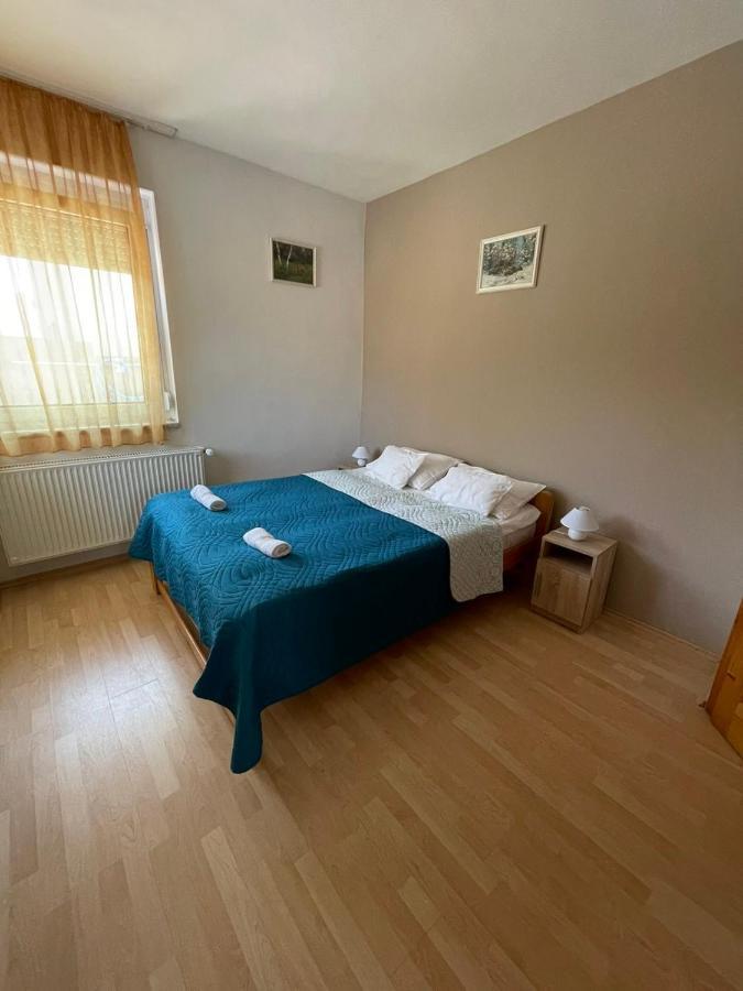 House4U Villa Balatonszárszó Buitenkant foto