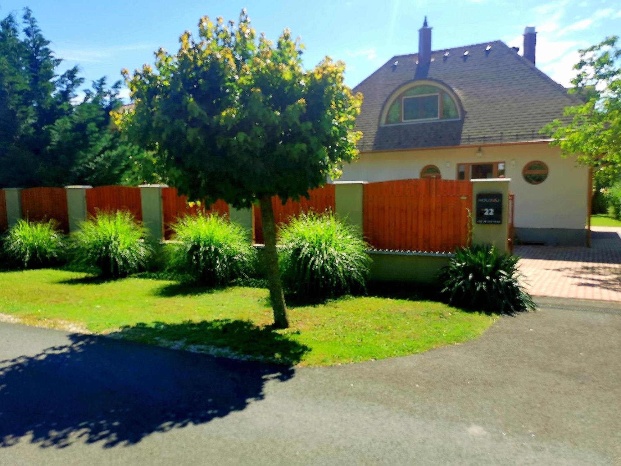 House4U Villa Balatonszárszó Buitenkant foto